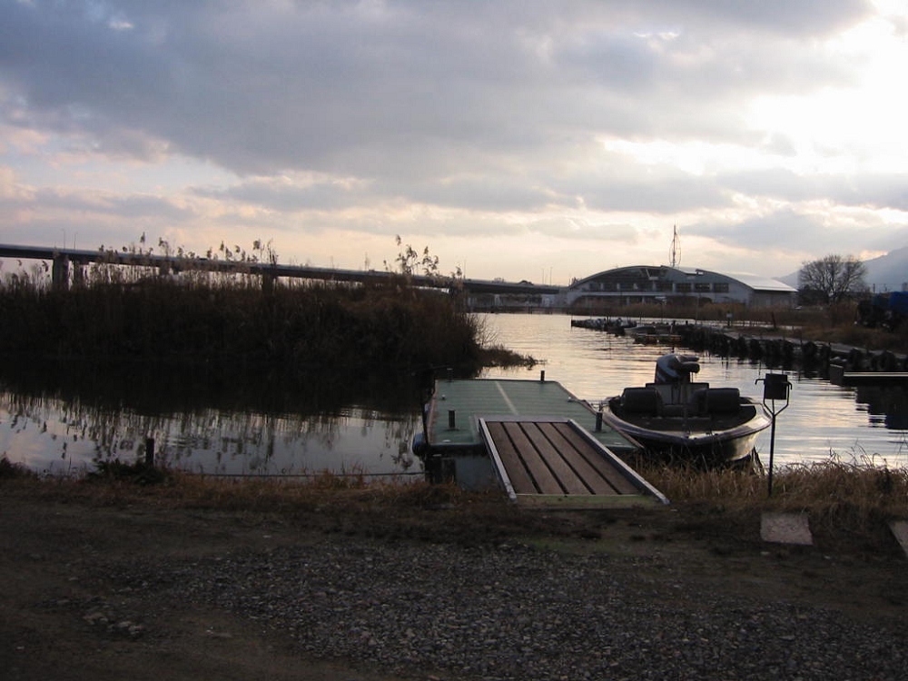 biwabass_haikei87a.jpg
